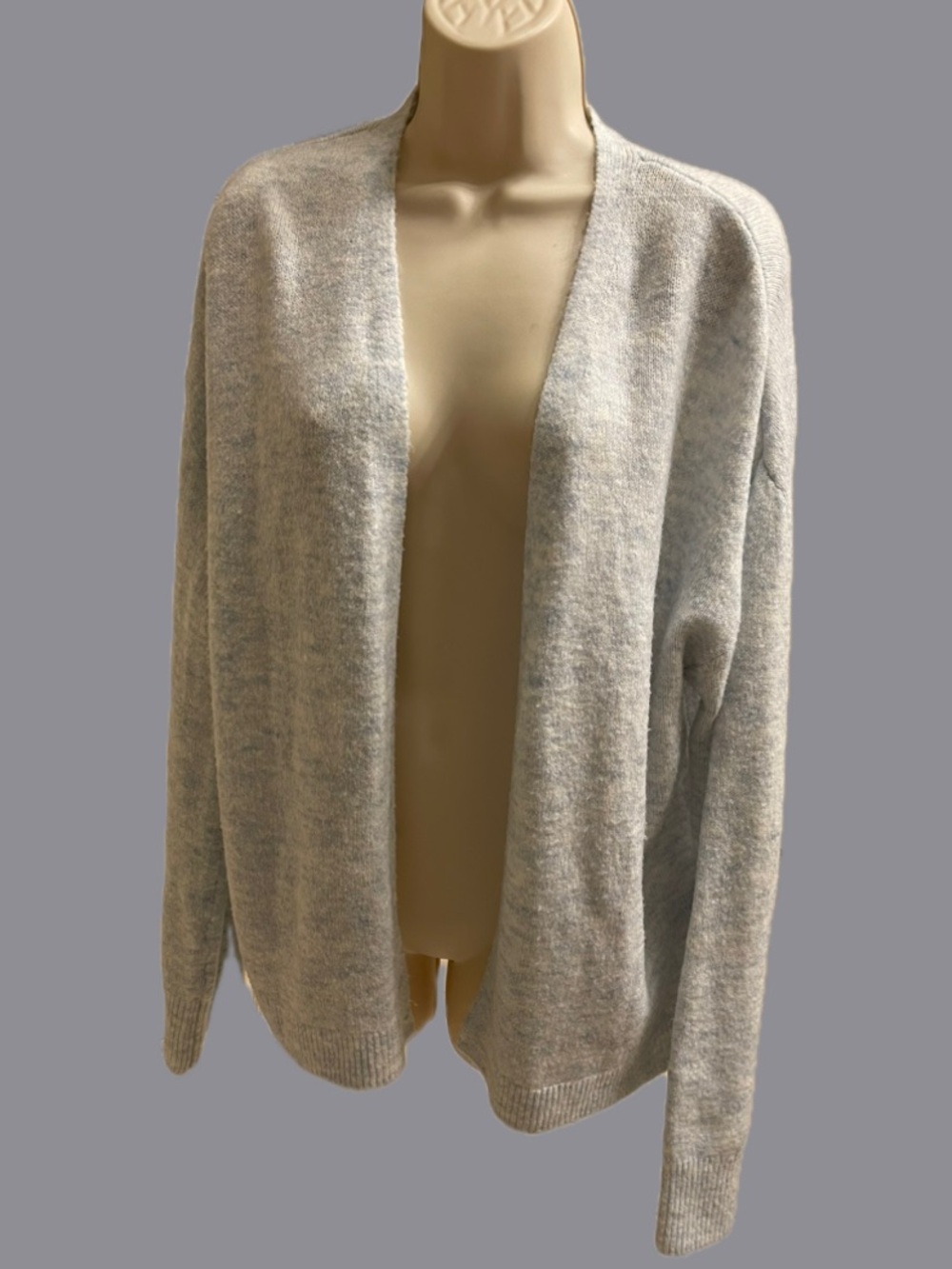 ✨BASIC by H&M “Cardigan”✨